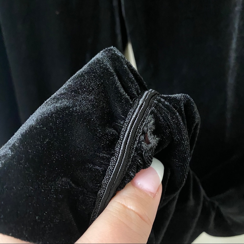 Juicy Couture Ruched Velvet Jogger Pants (XL) - Picture 9 of 10